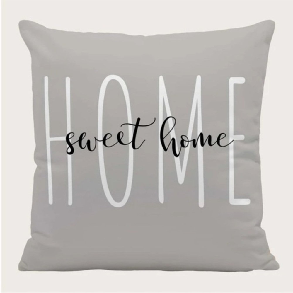 NWT Moda Accent pillow case. Polyester. Home decor.